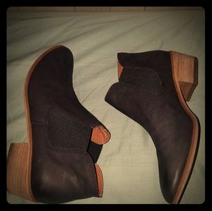 Ankle boots